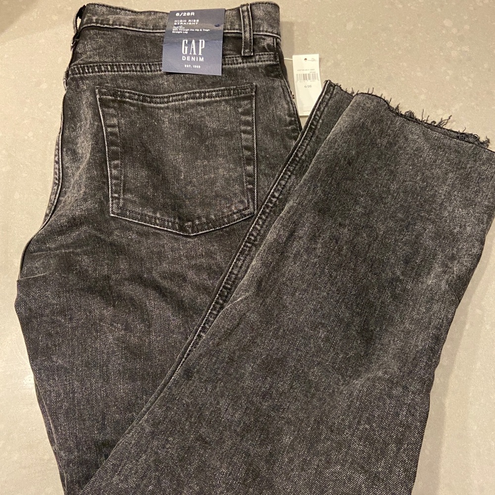 Gap High Rise Cheeky Straight Jeans (6/28)